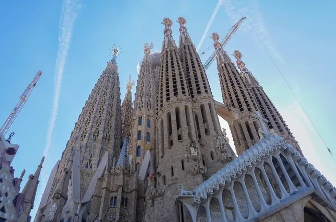 Sagrada Familia Guided Tour with Tower Entry